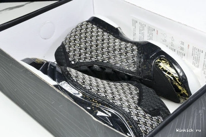 Room 23 Jordan Trophy Black 0806